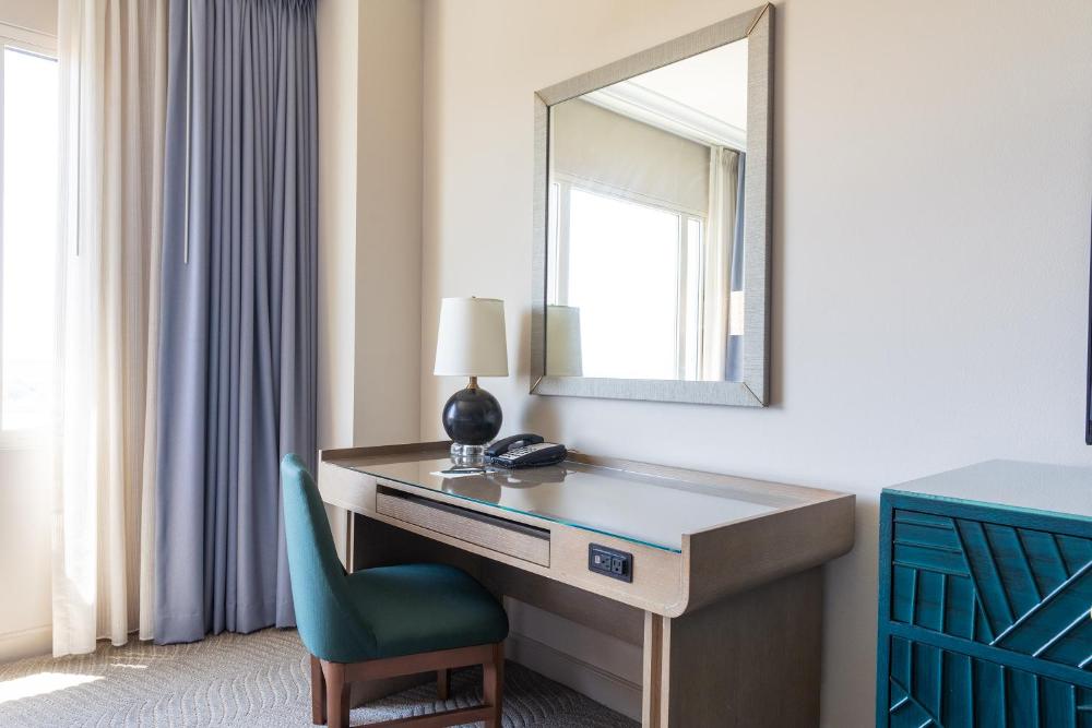 Deluxe Queen Room with Two Queen Beds interior